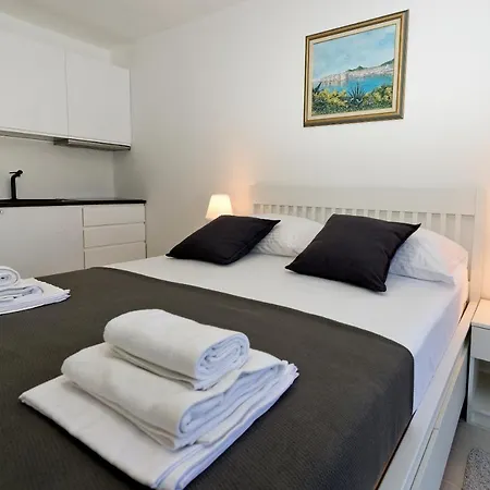 Princess Maria - Free Garage Apartman *