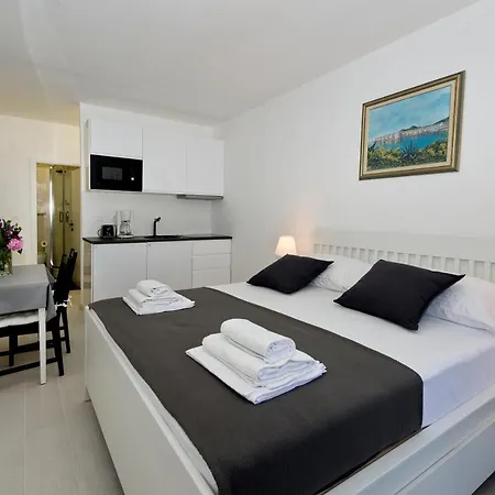Princess Maria - Free Garage Apartman *